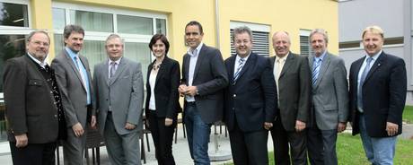 Lehrlingsreferent LHStv. Uwe Scheuch eröffnet neues Lehrlingsheim in St. Veit